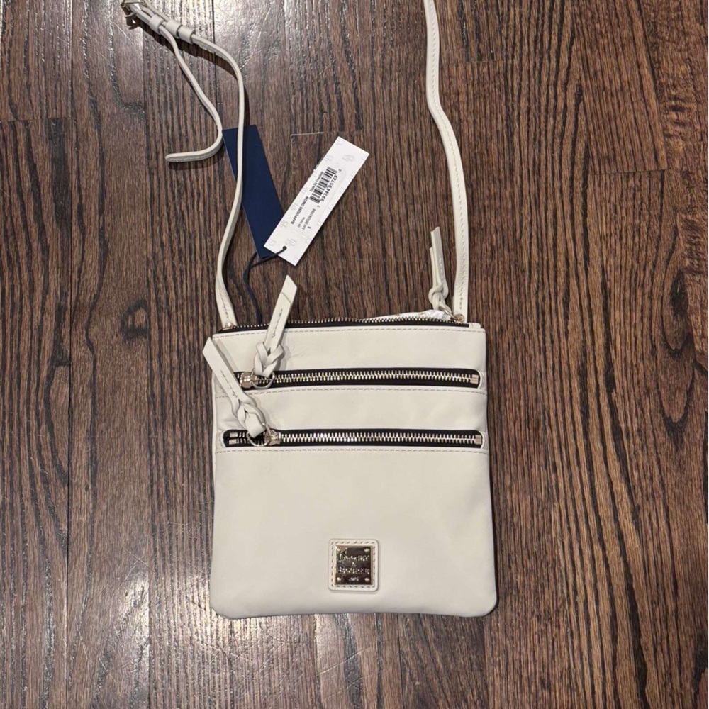 Dooney & Bourke Apollo Leather
Triple Zip Crossbody
